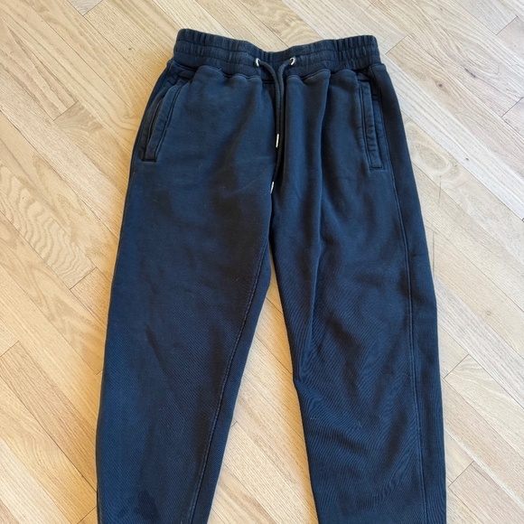 Abercrombie & Fitch Men's Premium Heavyweight Sweatpants Short in Black XS - Picture 1 of 5